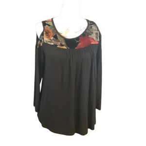 Size S studio cold shoulder velvet sheer top
